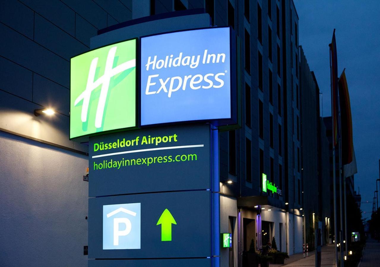 Holiday Inn Express - Dusseldorf Airport ภายนอก รูปภาพ